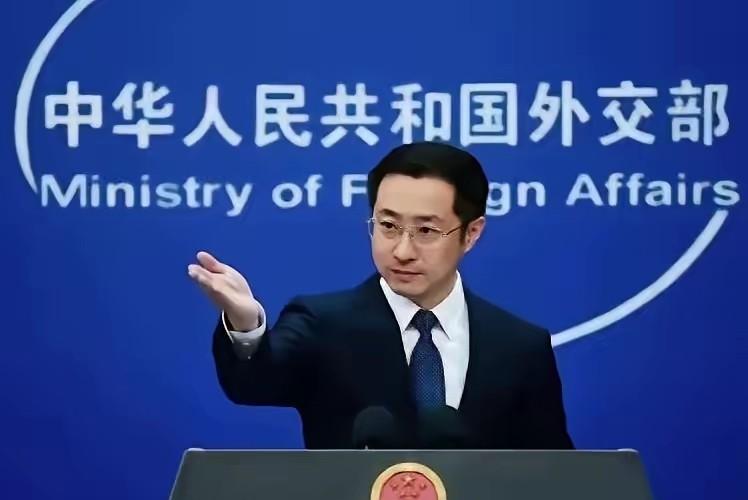 去的时候靠骗，回来的时候靠绕。一趟非洲之行，飞了两万五千公里。

五月二日，宜兰