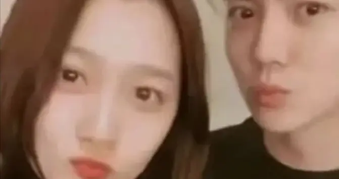 鹿晗关晓彤，热搜第一！