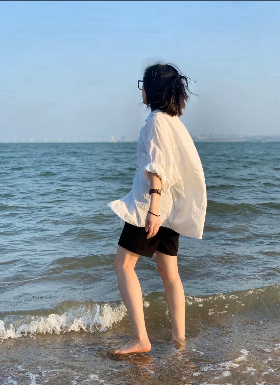 -大海很治愈，大海不要你的完美，只要自由。 
