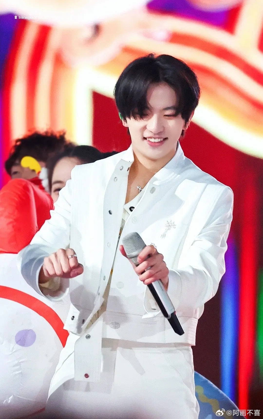 穆祉丞元宵喜乐会三个节目这是彩排还是正式录制？他就决定这么难看地出现在观众面前了