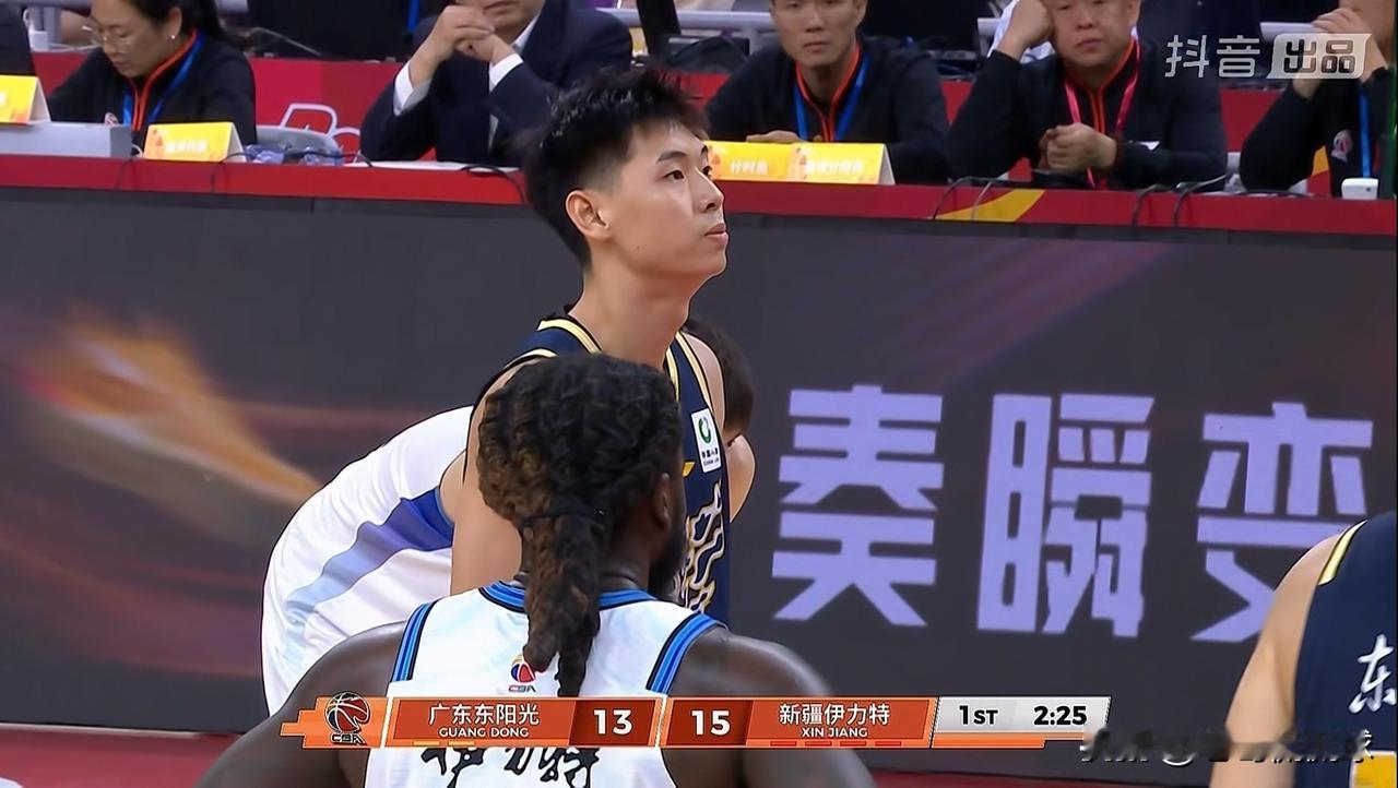 广东东阳光大将崔永熙终于彻底的苏醒了！在今天广东东阳光主场迎战新疆伊犁特的焦点战