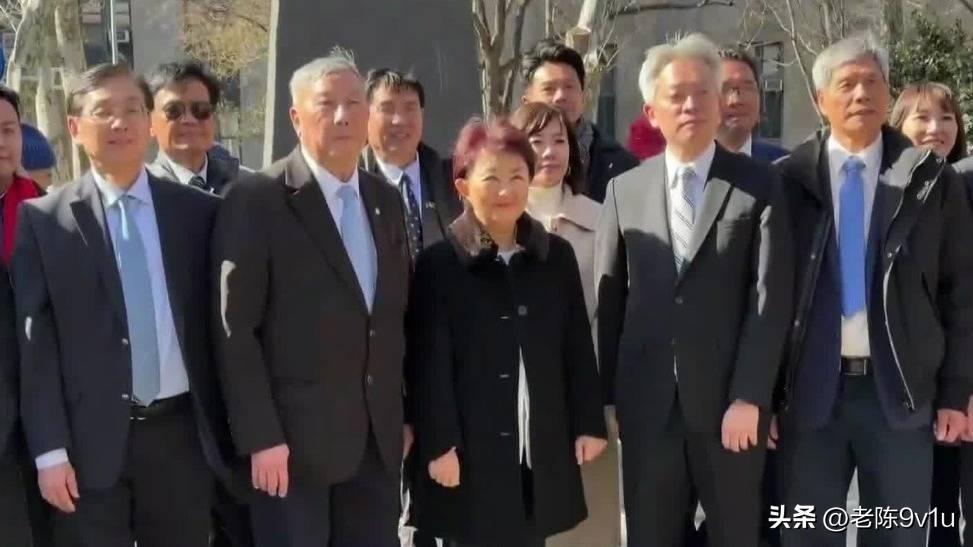 2026年3月19日，国民党立法机构党团总召傅崐萁在台北设宴，邀请党主席郑丽文、