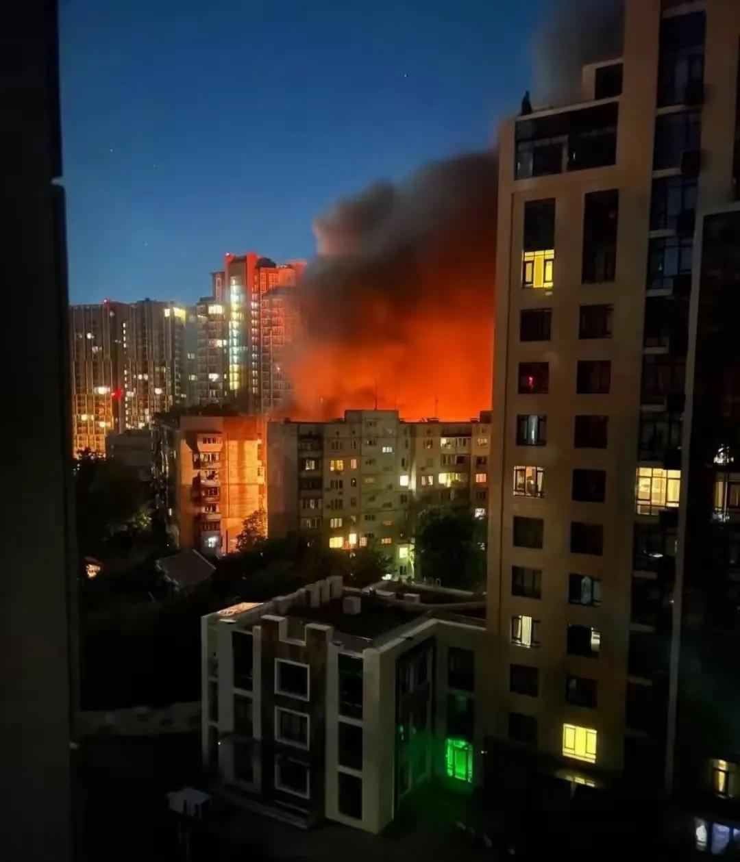 俄军动手了！

7月2号凌晨，基辅挨炸了。乌克兰在那边炸了俄军后方折腾快一个月，