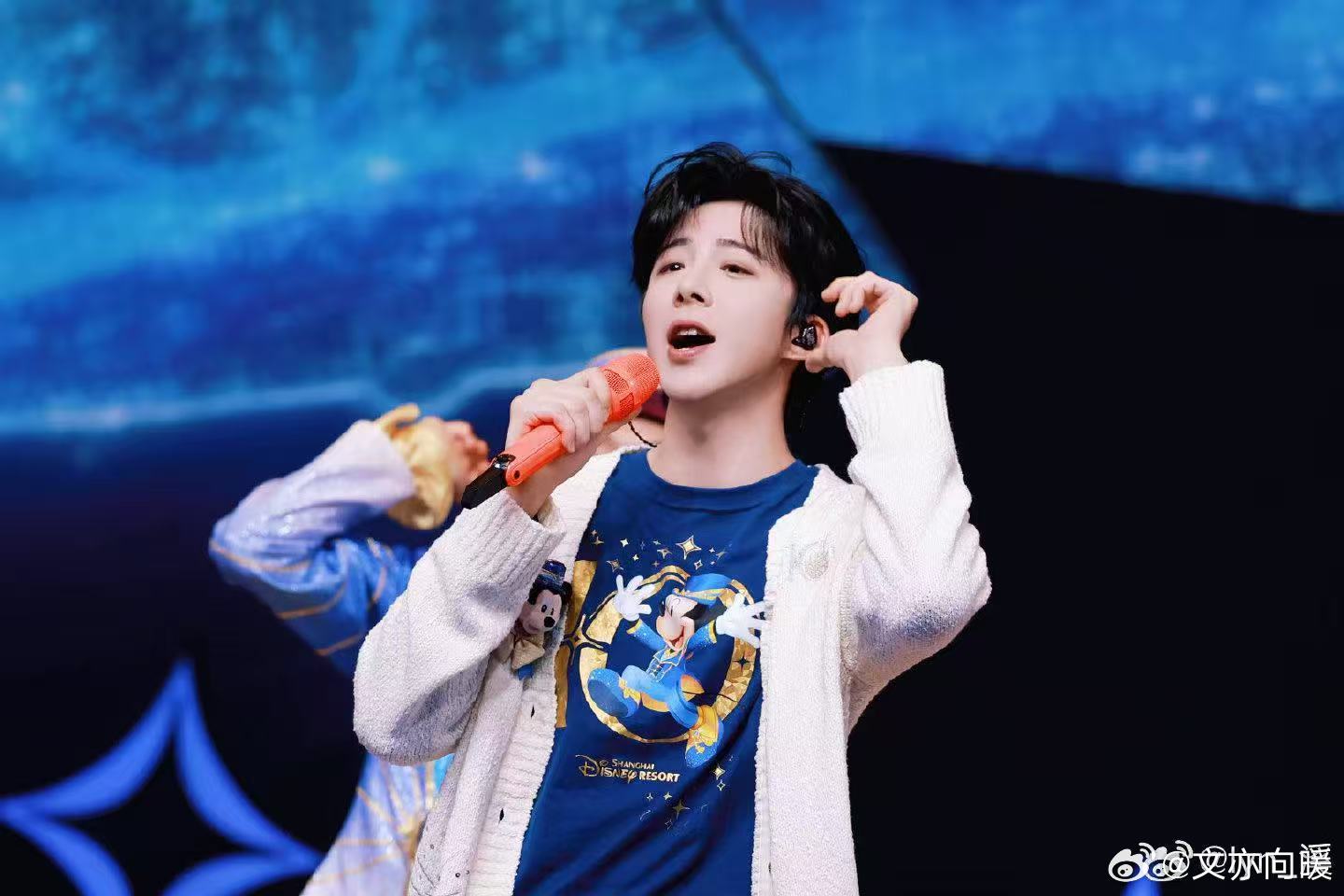 收到了刘宇宁的祝福 他对着镜头说希望各位都幸福，还操心镜头有没有拍到粉丝，这种细