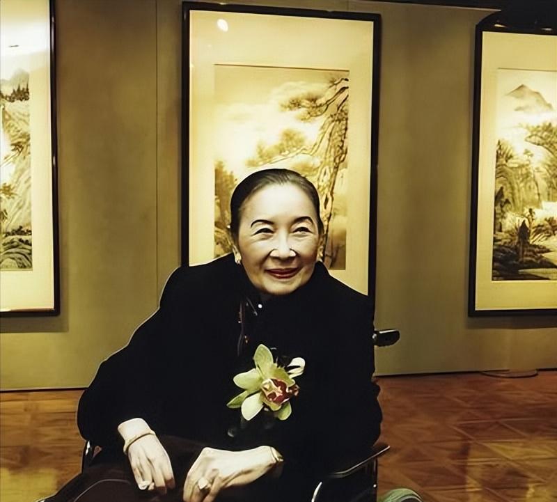 宋美龄活了106岁，然而，长寿从来是双刃剑，因为活得过于长了，晚年的宋美龄眼见身