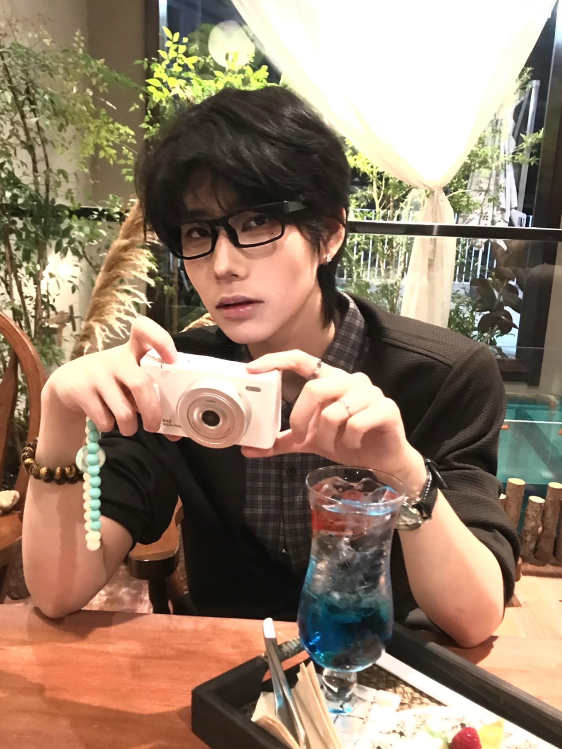 说我土的 现实里谁不想谈。