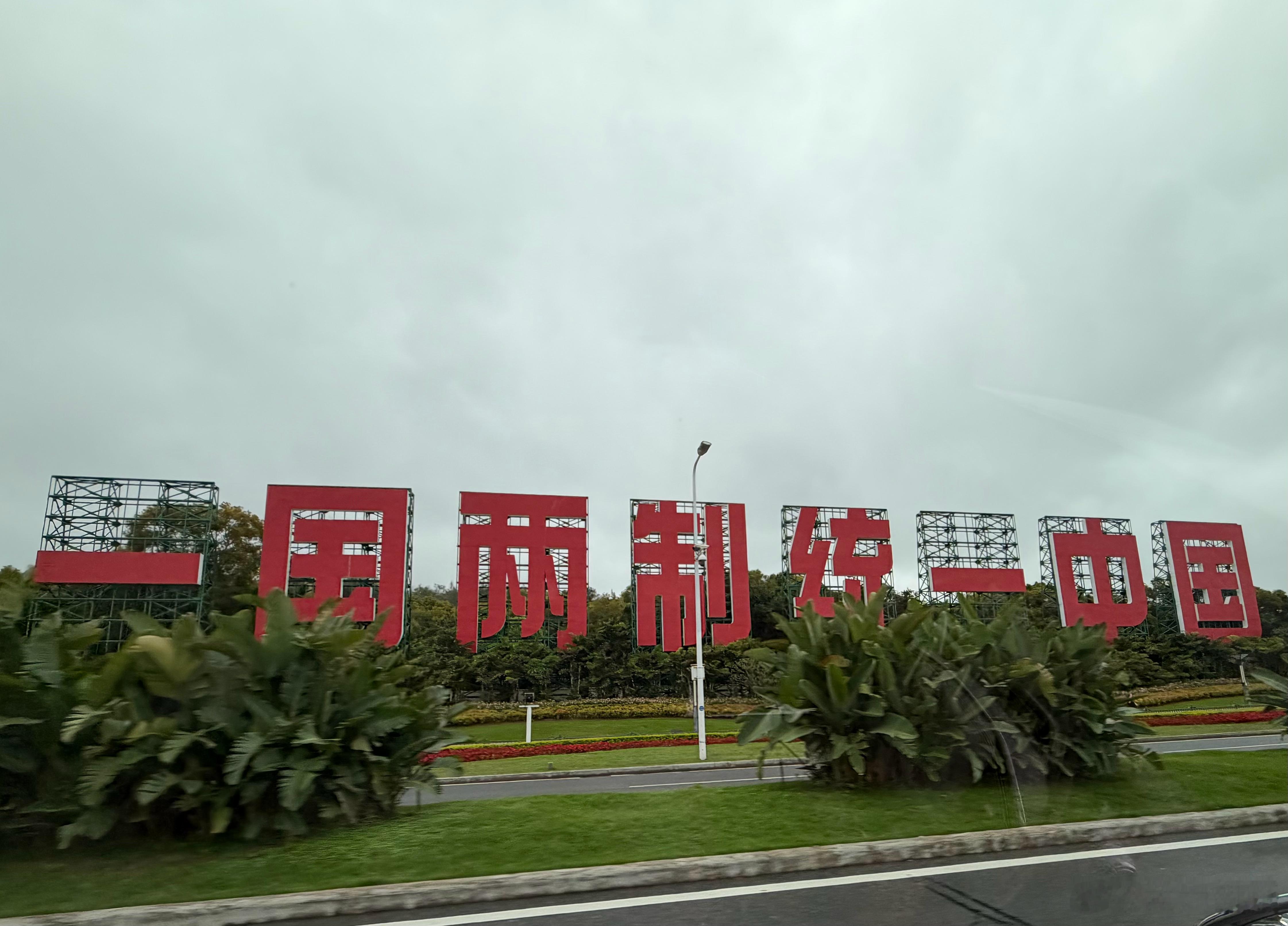 早上好兄弟们！五一大家都是什么出行计划呢？还是在家待着？这个假期长不长短不短的，