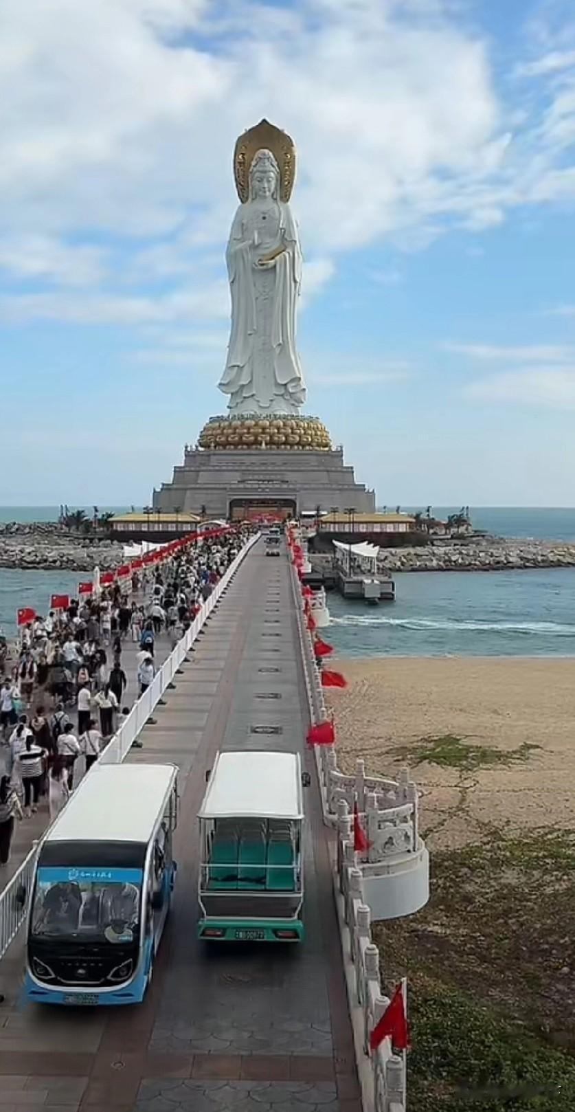 大年初二
三亚海上观音