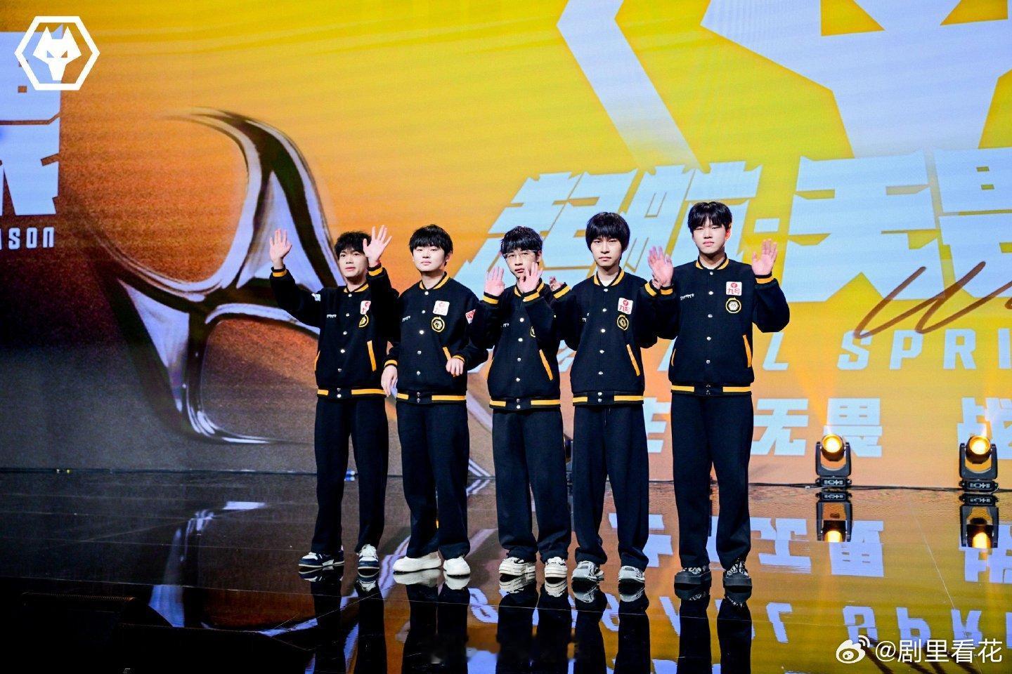 重庆狼队制胜秘诀竟是每天多这十分钟 怪不得狼队连战连捷，制胜秘诀就在每天多这十分