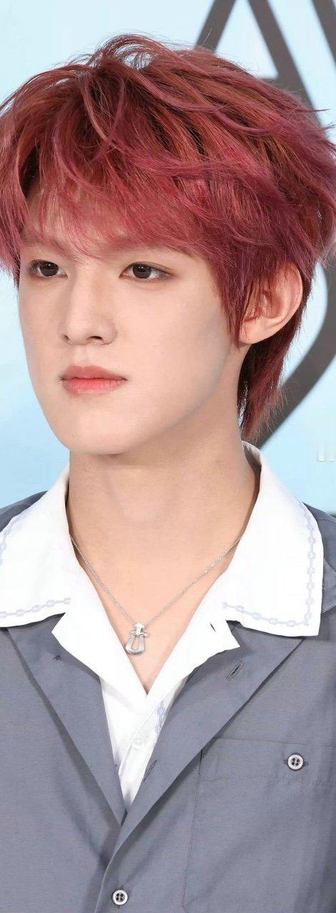 ELLE张泽禹生图张泽禹生图权威 张泽禹生图权威，好嫩一张脸 ​​​