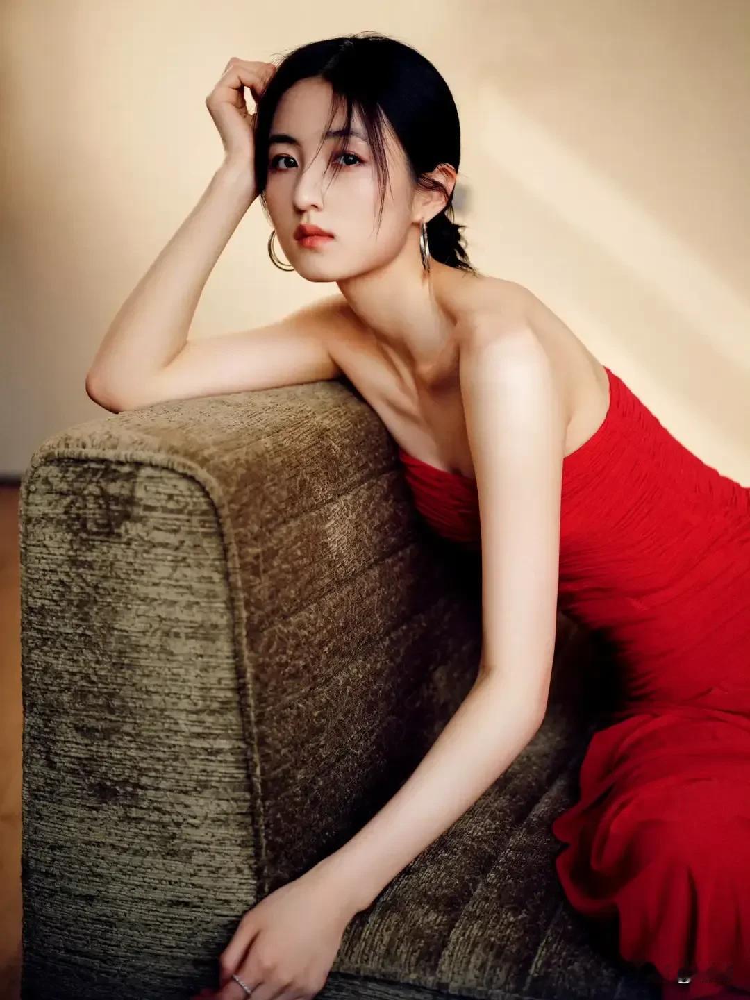 张子枫张子枫 张子枫写真 张子枫演技 张子枫语录