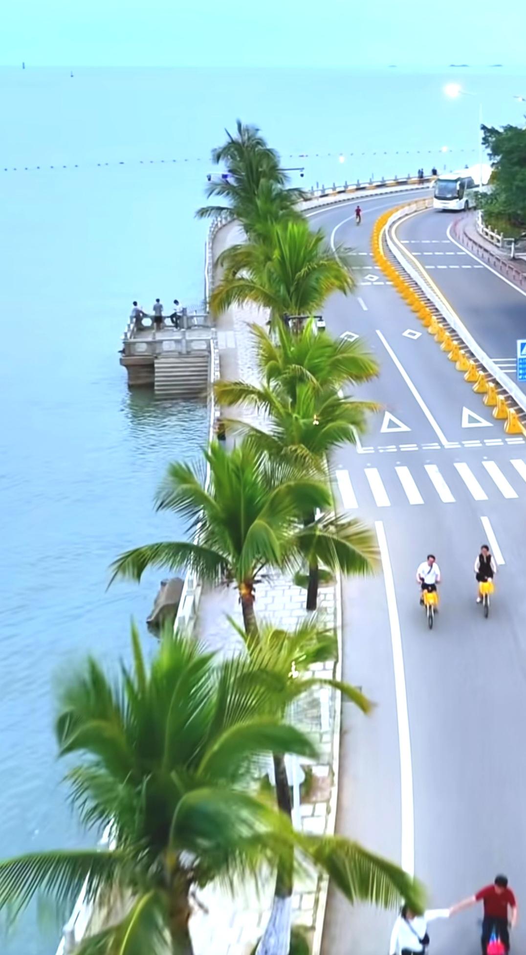 人怎样才会有安全感？我觉得物质和精神层面都得兼顾。
从物质上说，兜里有钱就是底气