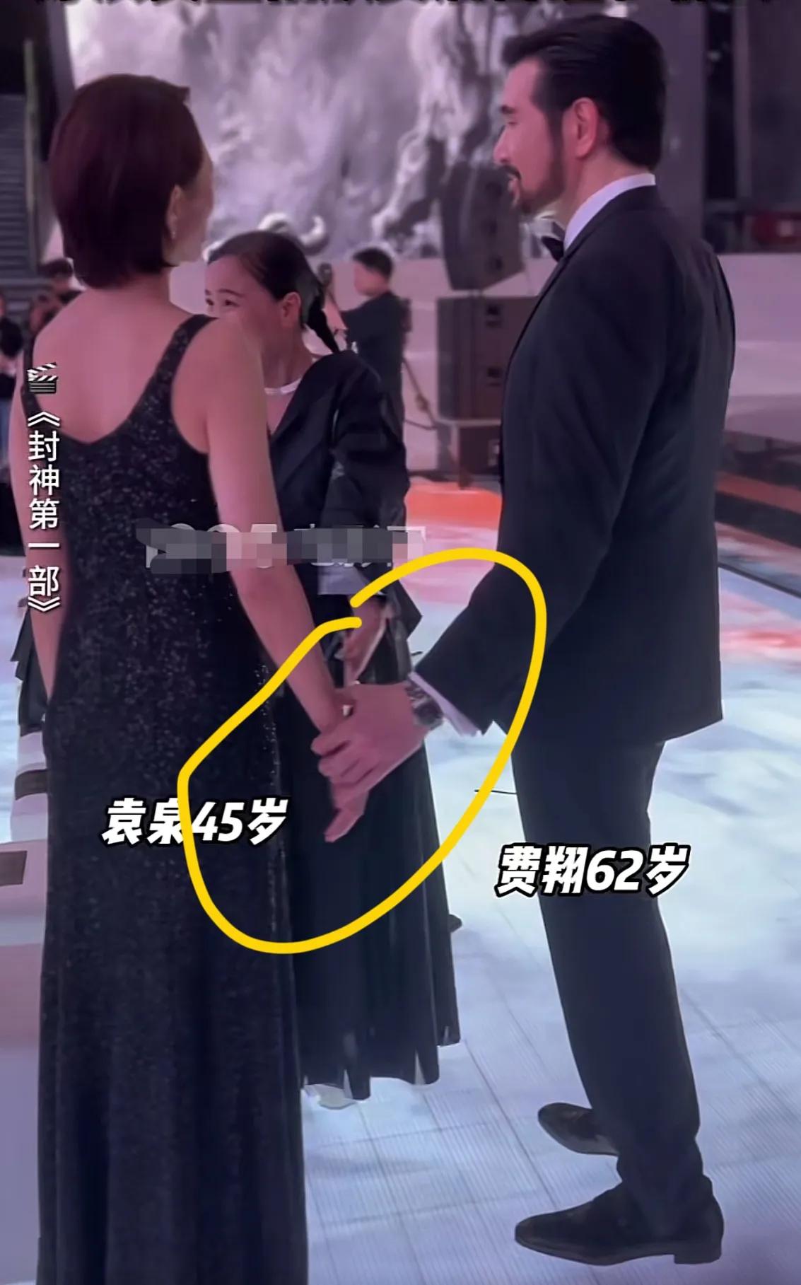 费翔，因为一个举动，引争议！

7月10日，62岁的费翔低调现身电影发布会，没想