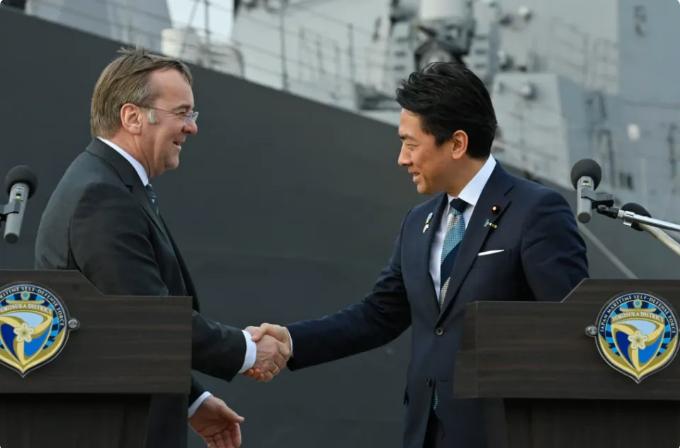 二战两个战败国开始蠢蠢欲动，近日，德国国防部长皮斯托里乌斯到访日本，与日本防卫大