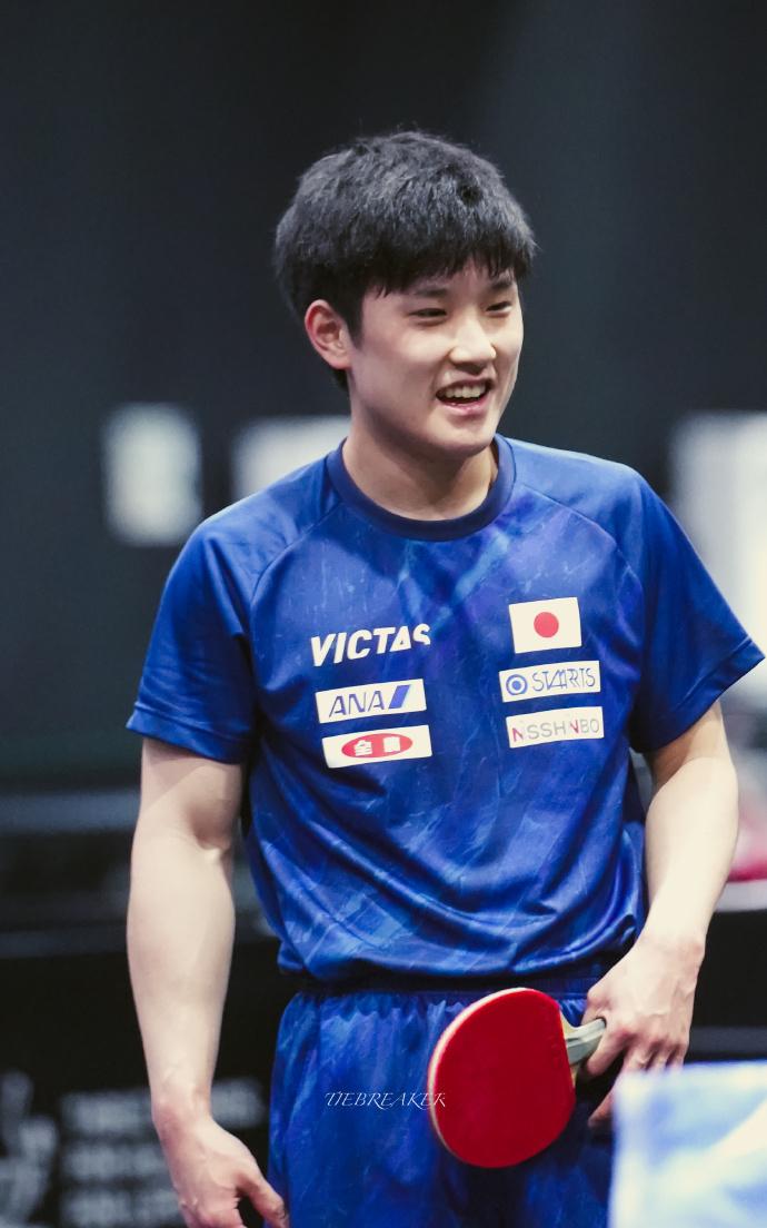 张本智和狂言：与中国队五五开

4月14日，日本乒乓名将张本智和在谈到即将到来的