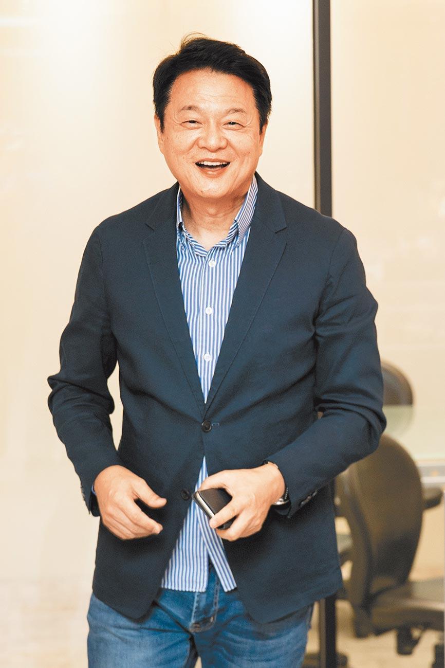 “太解气了”前台北县县长周锡玮怒怼西方：要不要脸啊，过去是谁侵略其他国家，是谁剥
