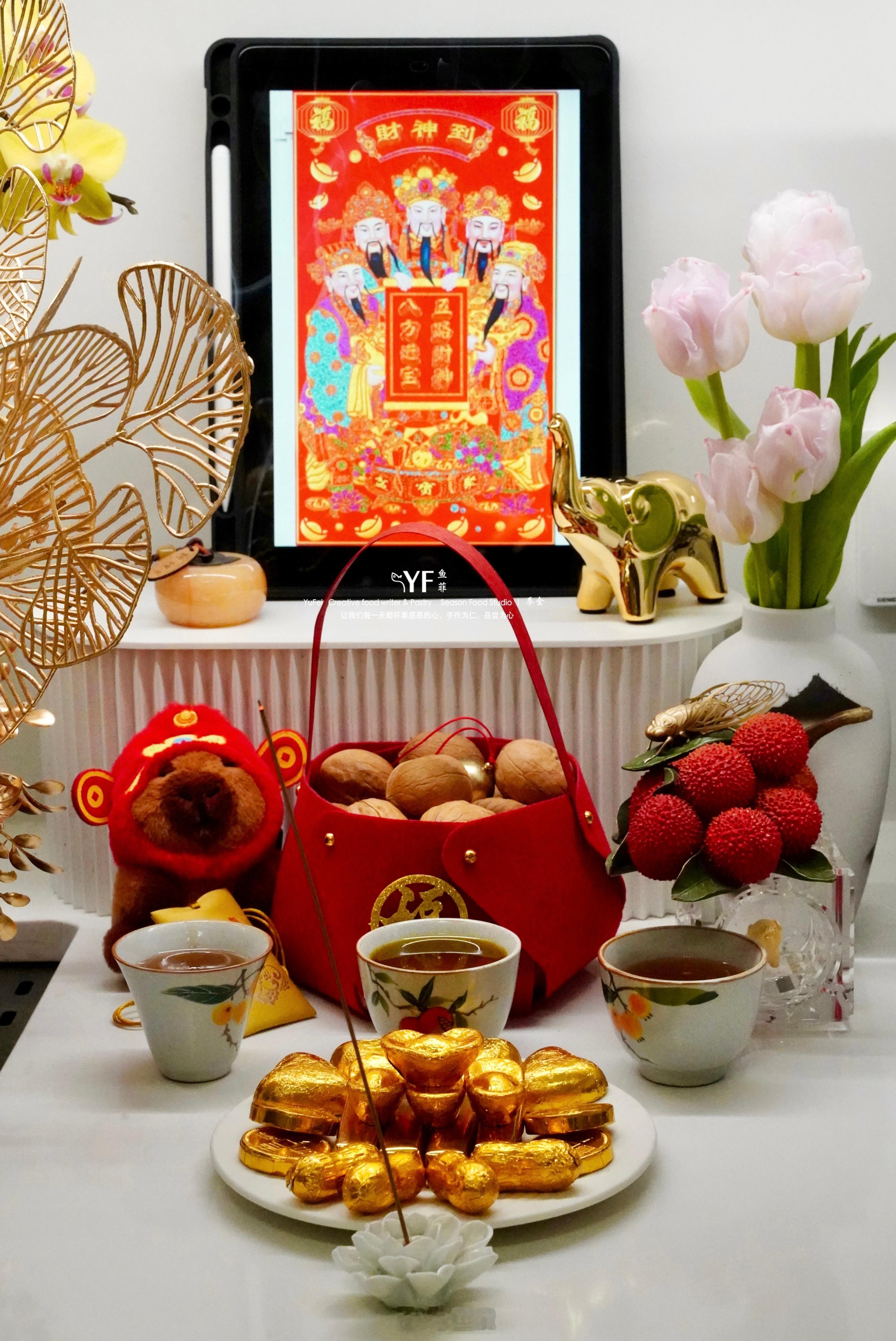 恭迎五路财神，茶酒油各一盏财运亨通，风生水起 ​​​