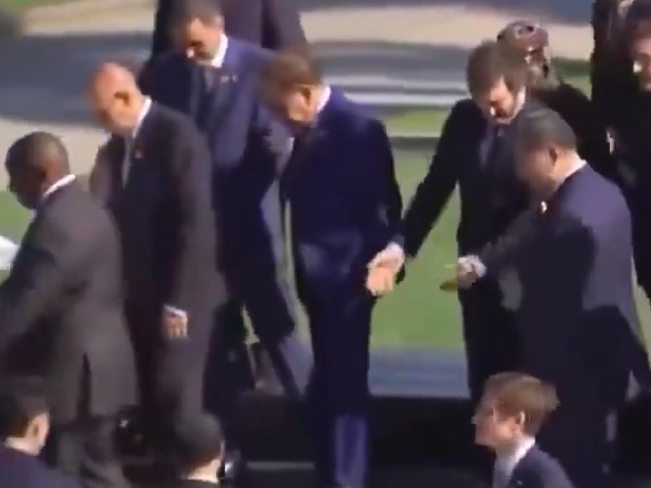 米莱这人很精明也很变通啊，是个人才，上台后国内大刀阔斧搞精兵简政，外交上不搞一边