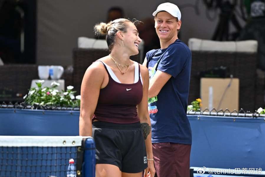 扬尼克·辛纳🇮🇹与阿丽娜·萨巴伦卡🇧🇾有着同期夺冠的历史默契。2024年