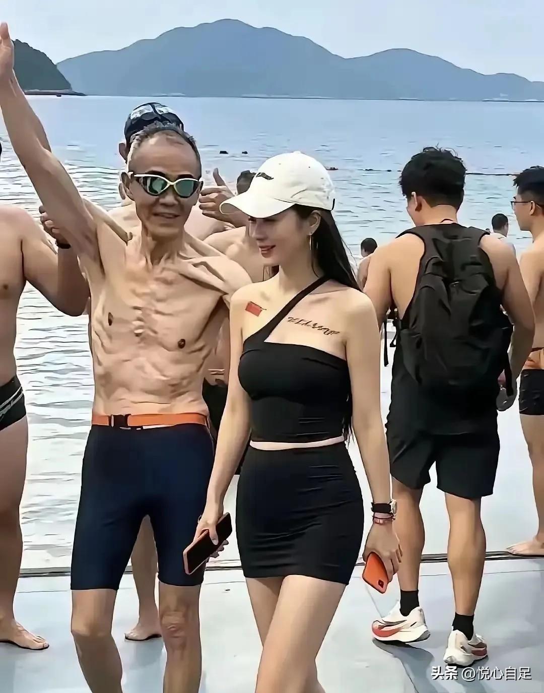 不得不说，现在十分同情田朴珺。75岁的王石在大梅沙下海游泳，脱了衣服，皮肤松弛、