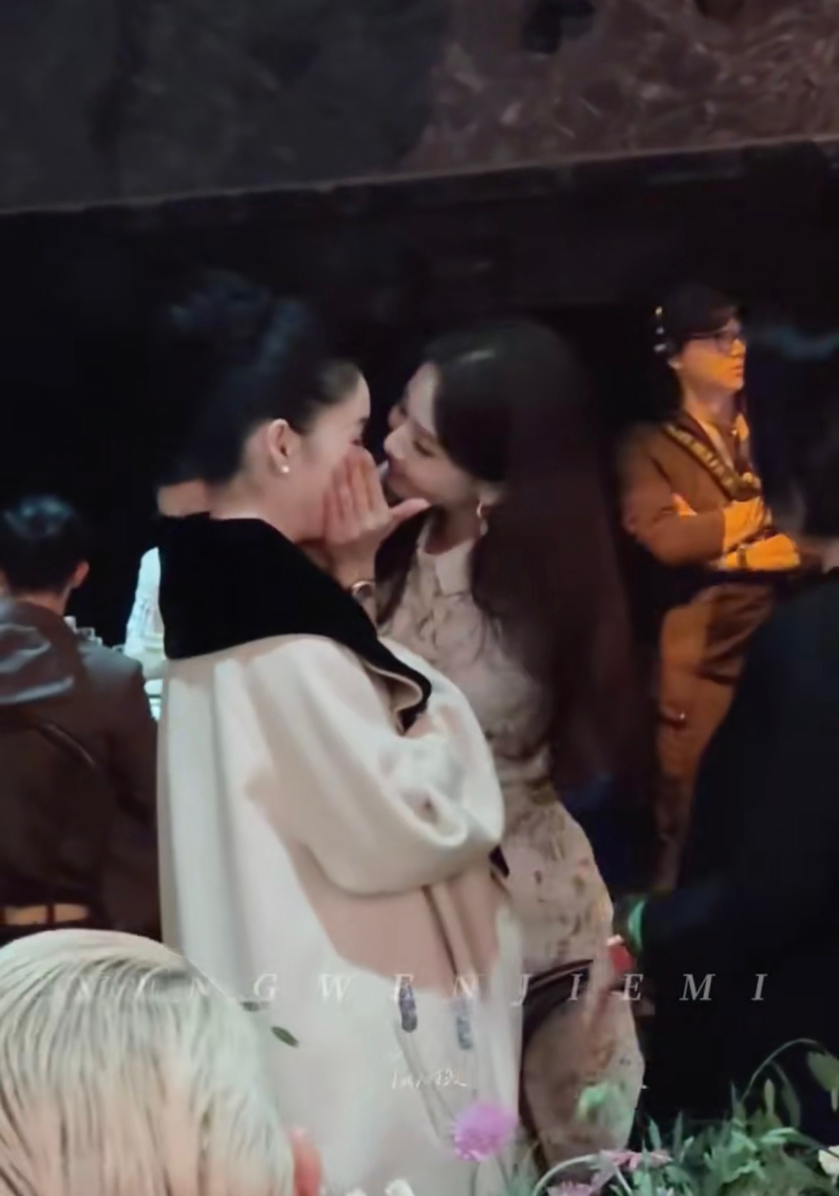 刘诗诗你晚上不回家吗刘诗诗你从未对我这样