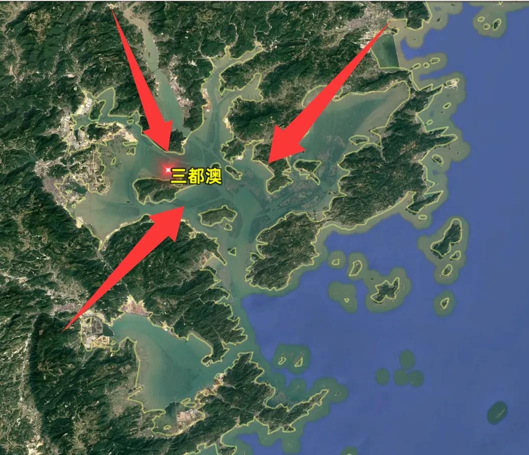 中国发现一个能停靠上百艘航母的深水港，位置太关键了！

你敢信吗？在咱们国家的东