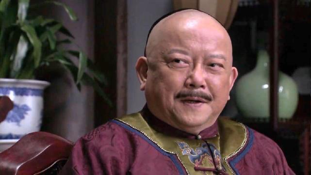 和珅临终前笑出声：嘉庆抄家抄到第7间库房时，终于懂了——他不是贪官，是乾隆朝唯一