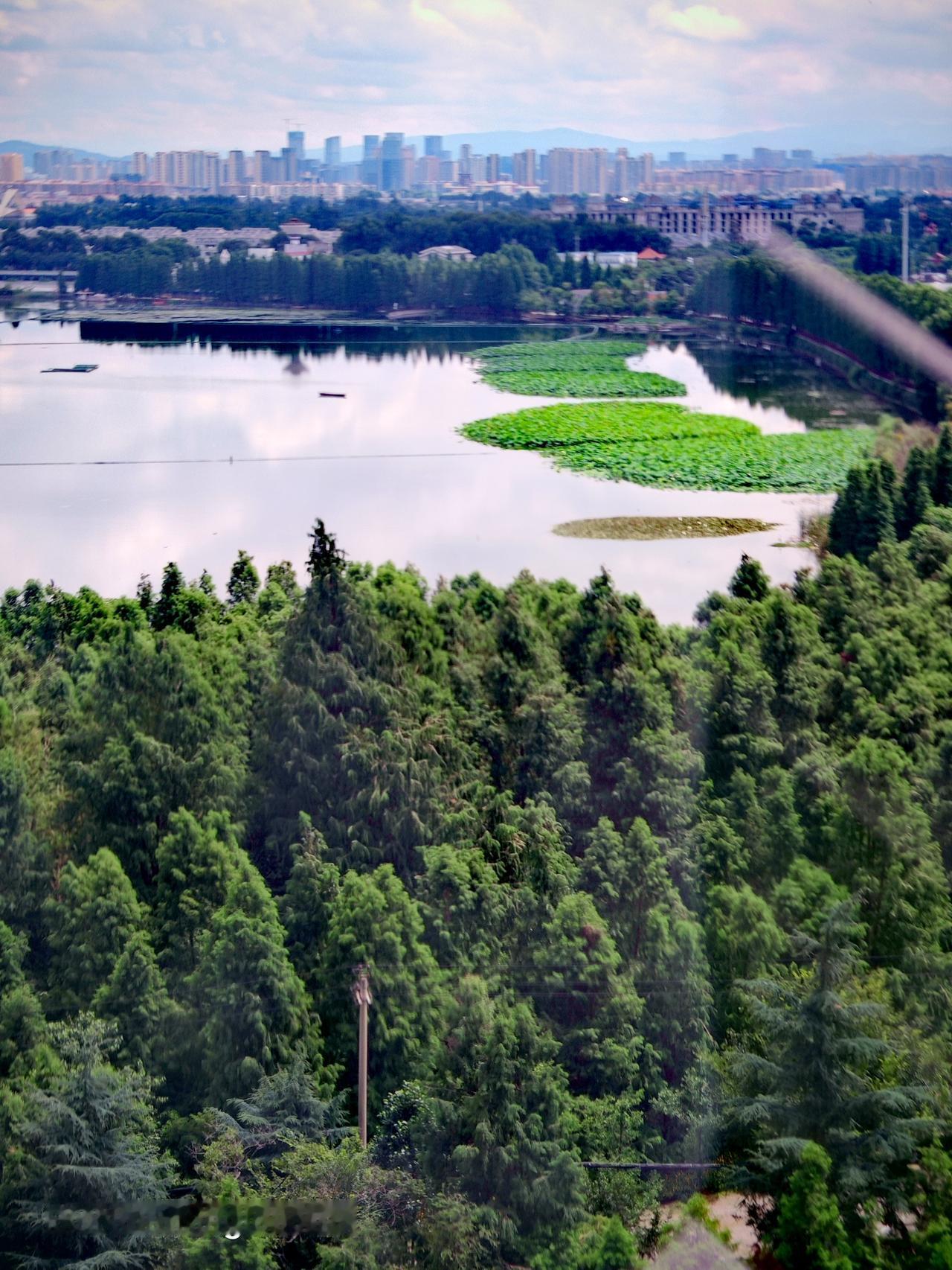 彩云之南昆明市西山区西山风景优美