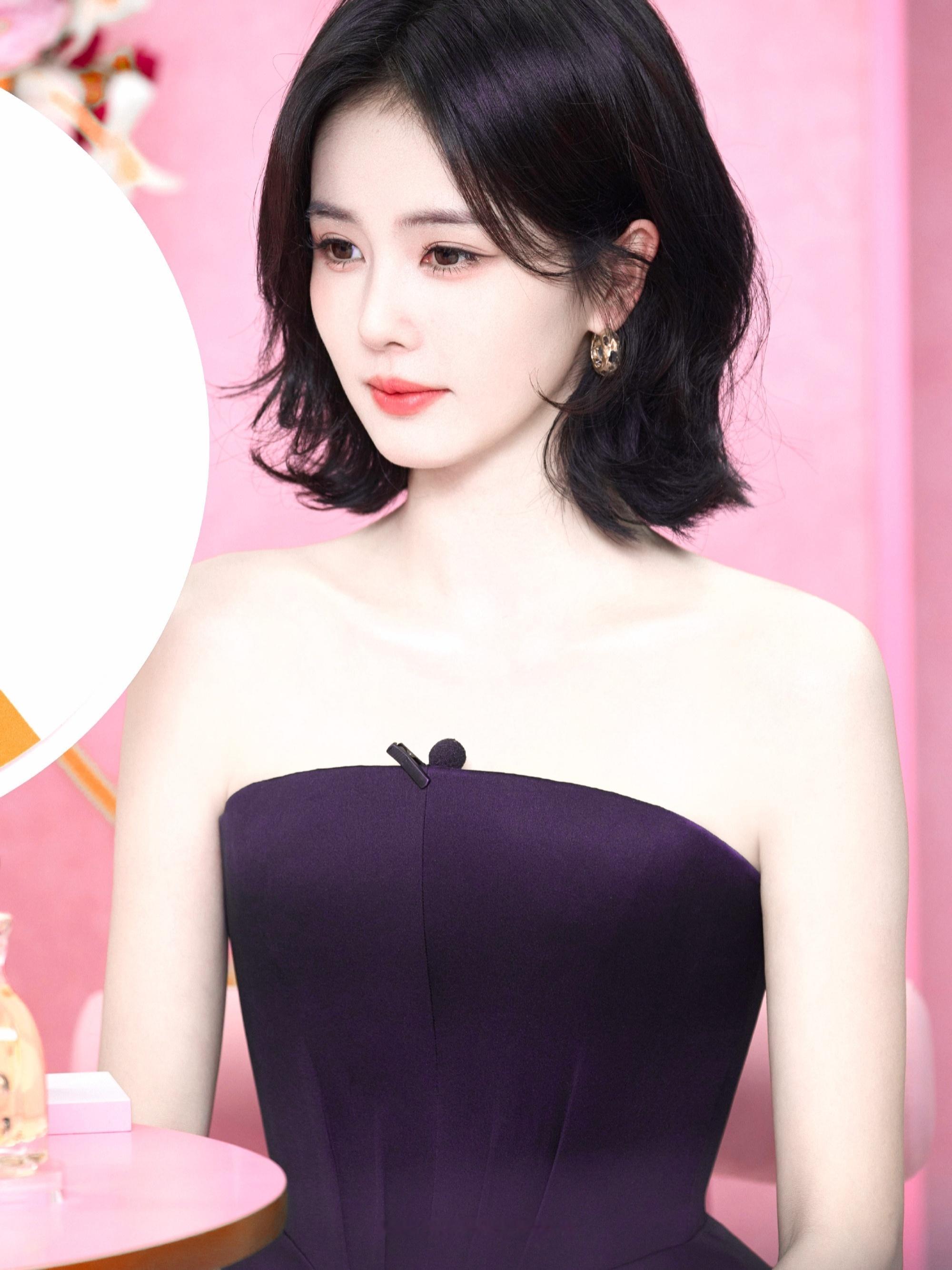 白鹿[超话] 🌸白鹿王韵娜🌸白鹿开到荼蘼 “白鸽脱离了白昼，黑暗世界的光是被