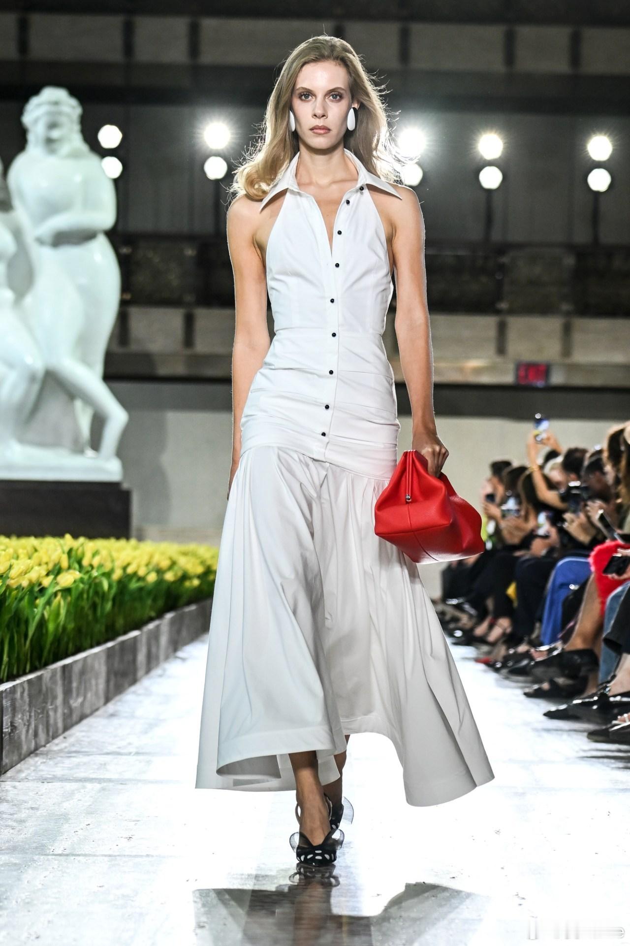 runway2027春夏时装周nyfw2027 Carolina Herrera