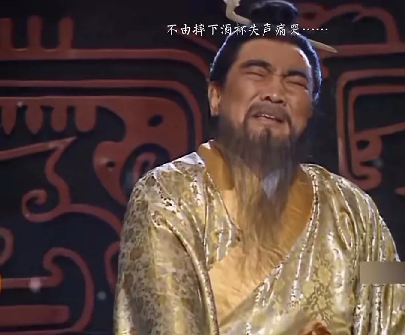 程昱在赤壁之战的时候，提醒过曹老板，对方用火攻，而我们大锁连船，那不是等着被全烧