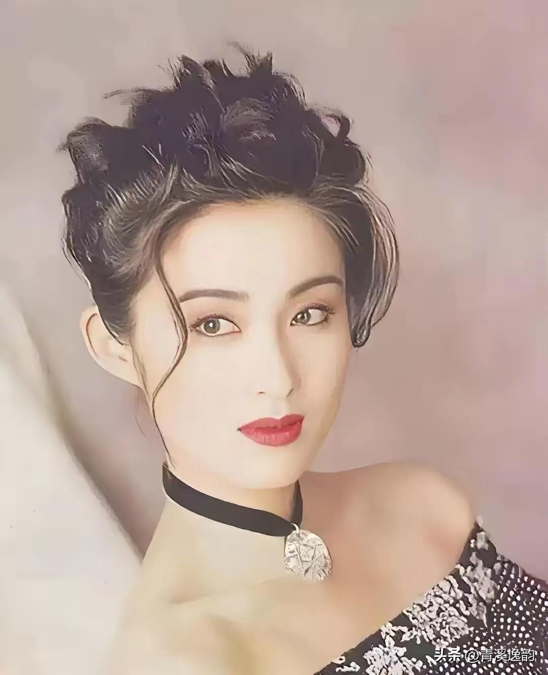 1996年，26岁的张敏一个人从香港飞到上海。她不是来拍戏的，是来逃命的。香港没