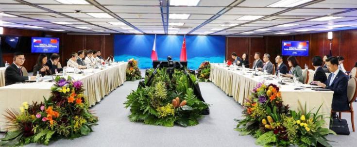 菲外长态度有点嚣张，会见中方时态度强硬：必须拆除潟湖建筑物！

7 月 22 日