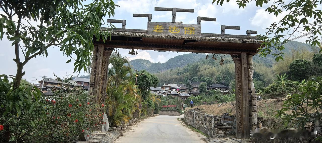 D20天     勐海县一澜沧县
       这一路充满了惊喜与挑战。勐海县的