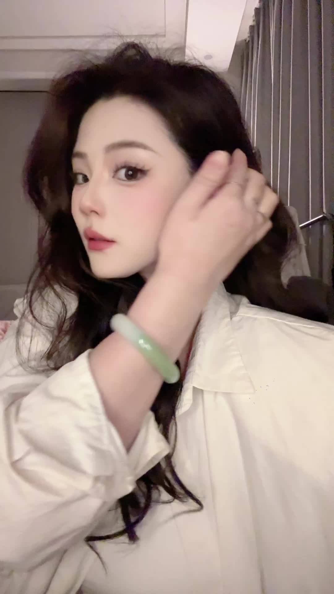 是眼睛迷失了方向还是心中本就没了光