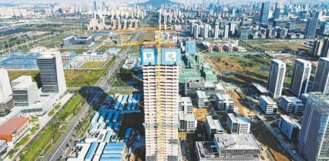 【合肥一产业园180米超高层提前封顶】合肥新增一产业地标 近日，合肥高新区声谷产