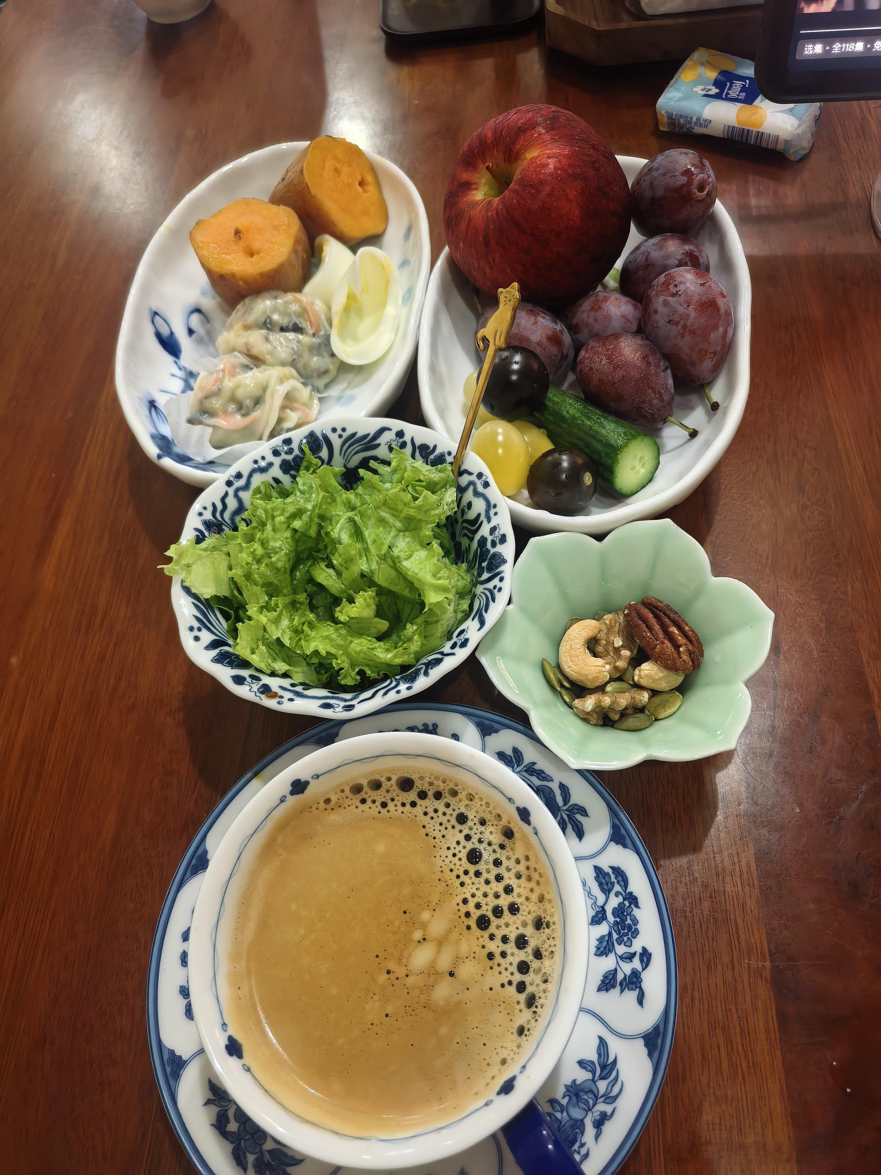今天一早出门，吃了很早的早饭，现在刚刚空下来才有空上来[嘻嘻]早安呀​​​