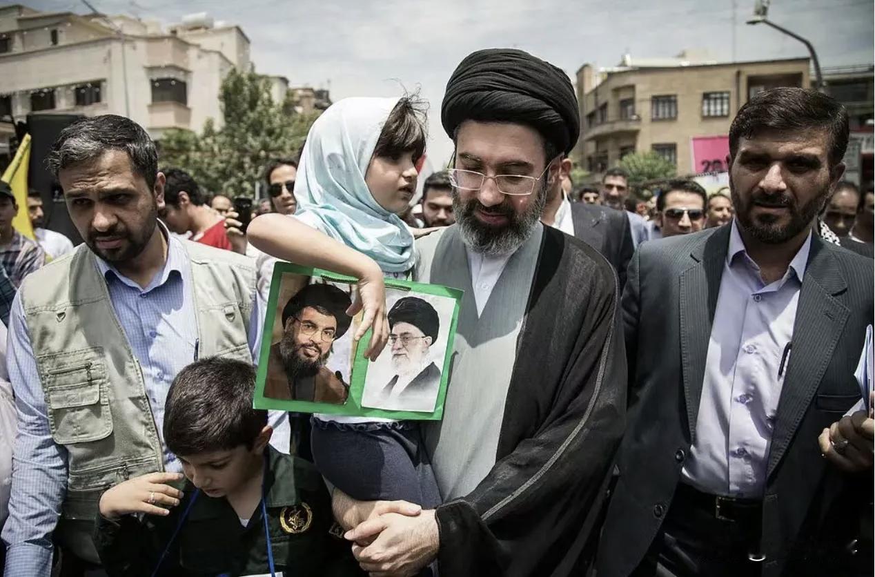 杀了父亲，来了儿子。靠自以为是的掠夺，靠无法无天的打击，已经永远不复存在了。人类