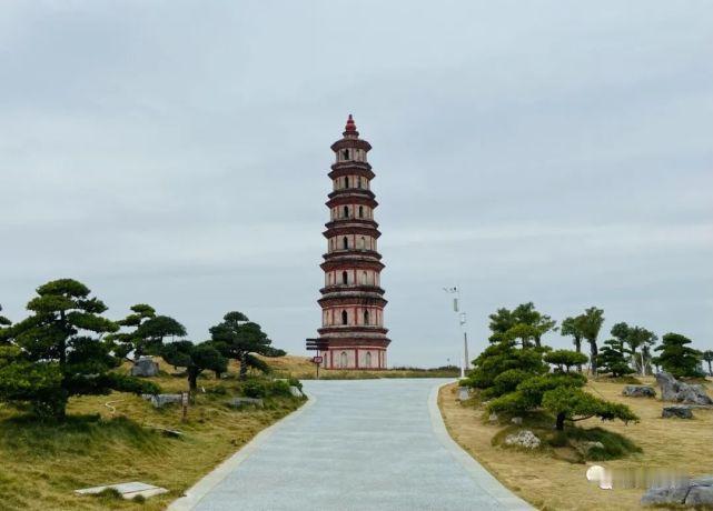 合浦没有正式名称叫“锁妖塔”的建筑，当地人常把合浦文昌塔俗称为“锁妖塔” 。
 