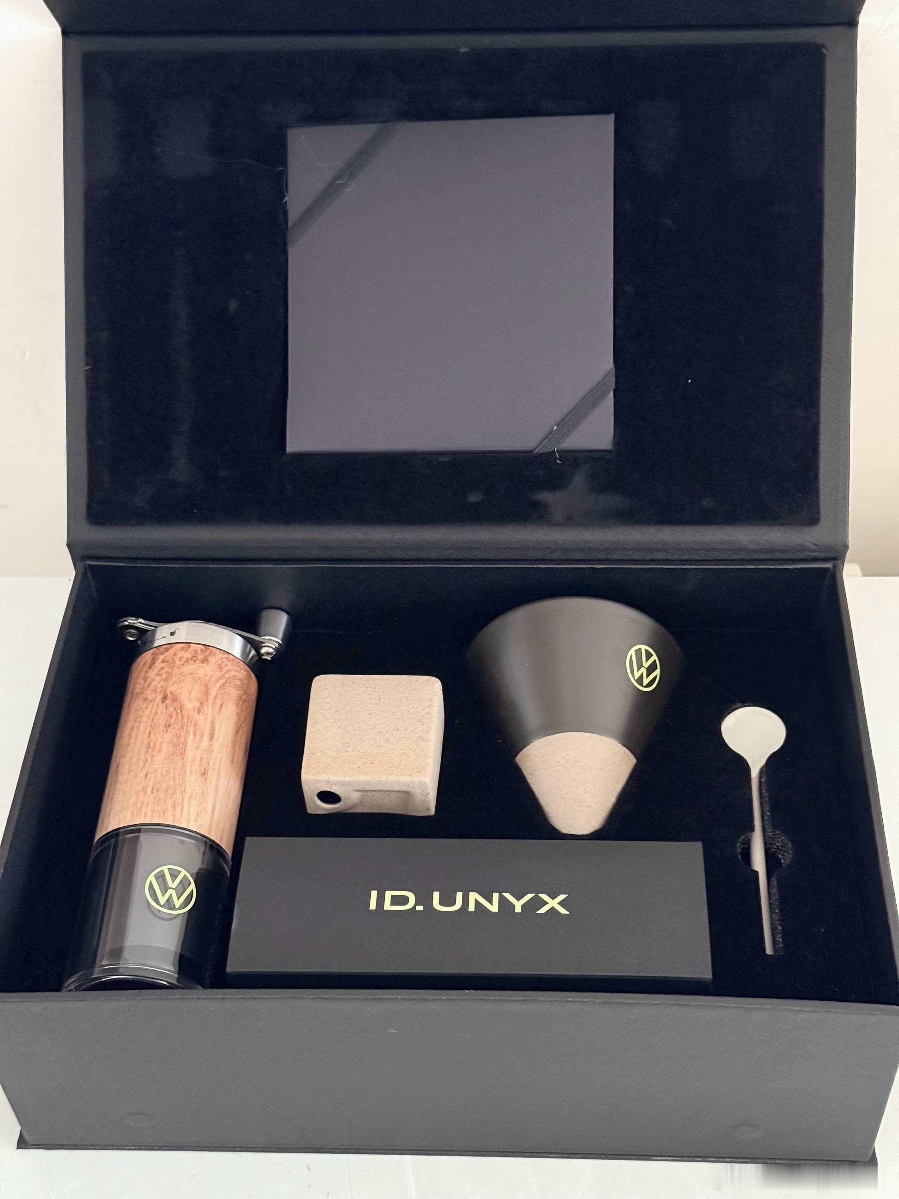 抽一套金标大众ID.UNYX咖啡器具套装，喜欢的朋友点个赞 mj宠粉计划  抽奖