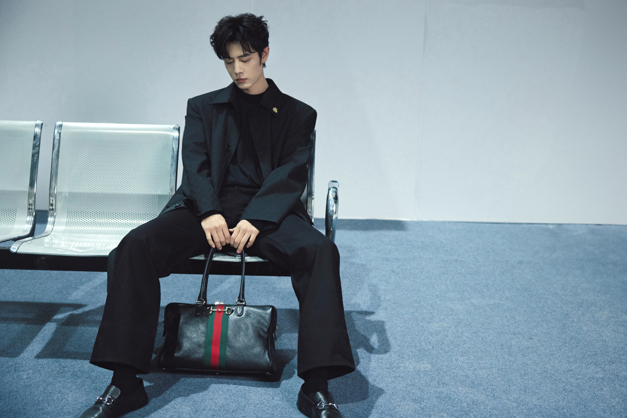 肖战gucci米兰时装周出图确实帅啊，最适合gucci的男人。 