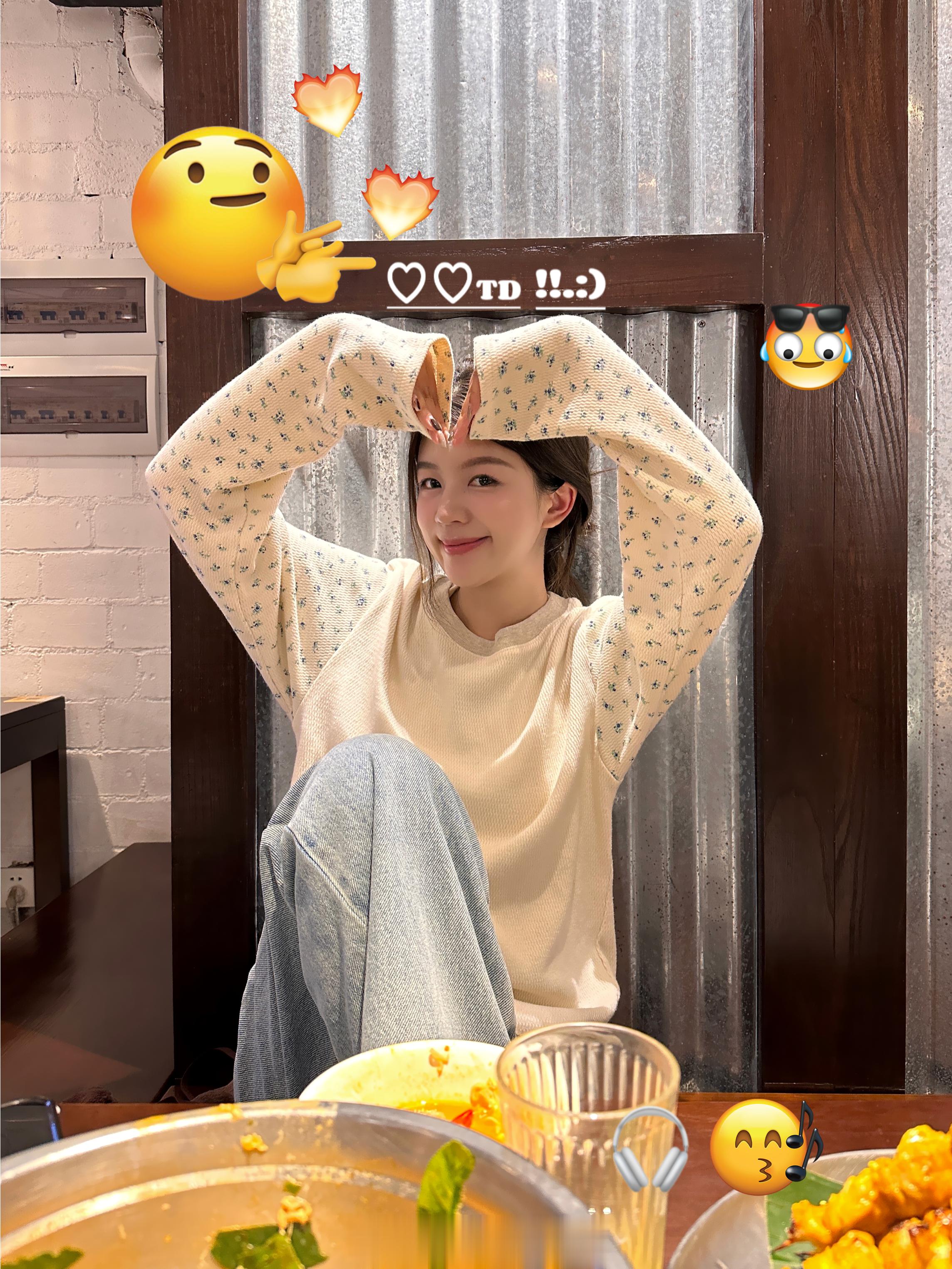 出现一下 最近喜欢穿碎花嘿嘿嘿 ​​​
