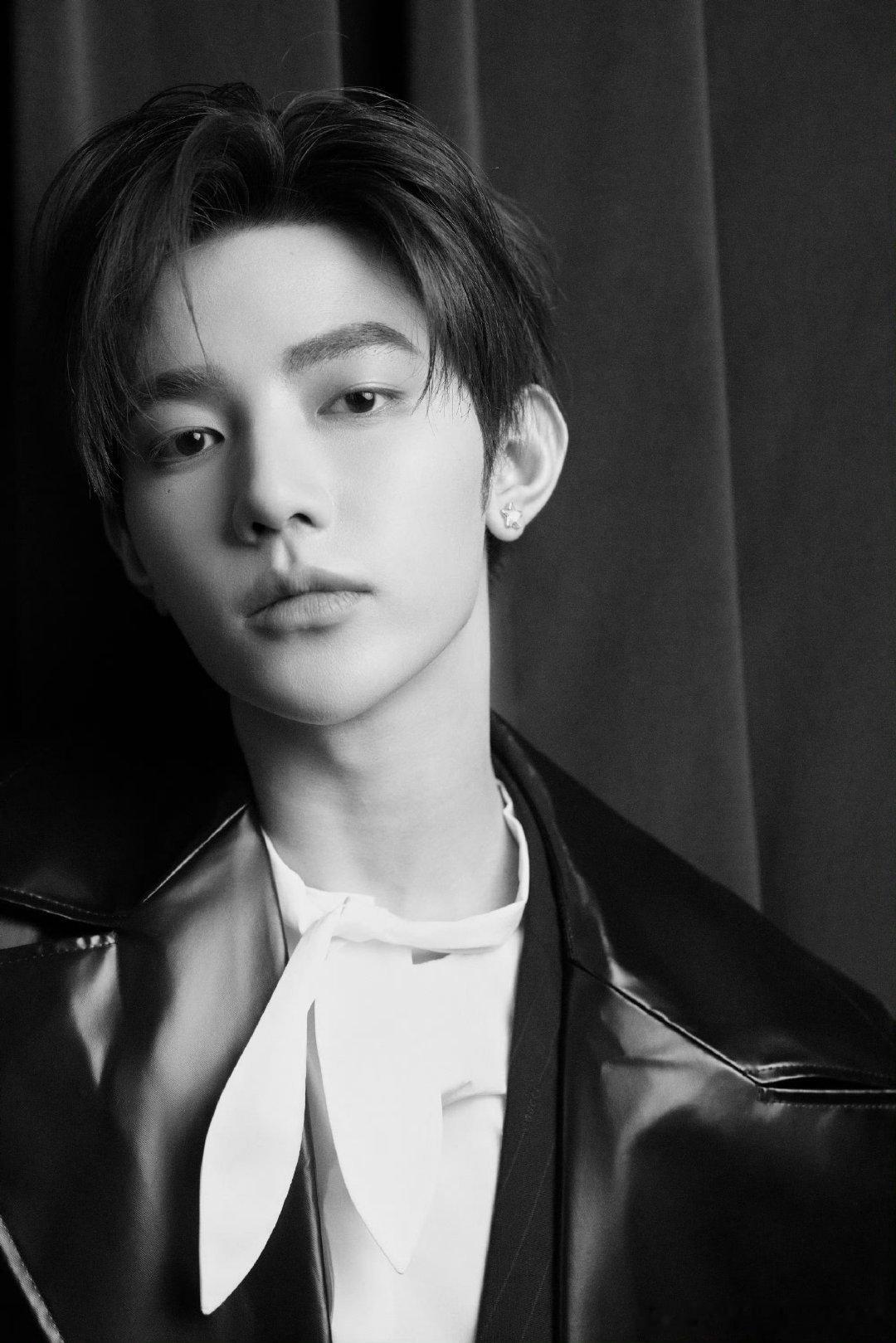 章昊的时尚大刊三月开季封面预告，作为唯一一位00后男艺人 