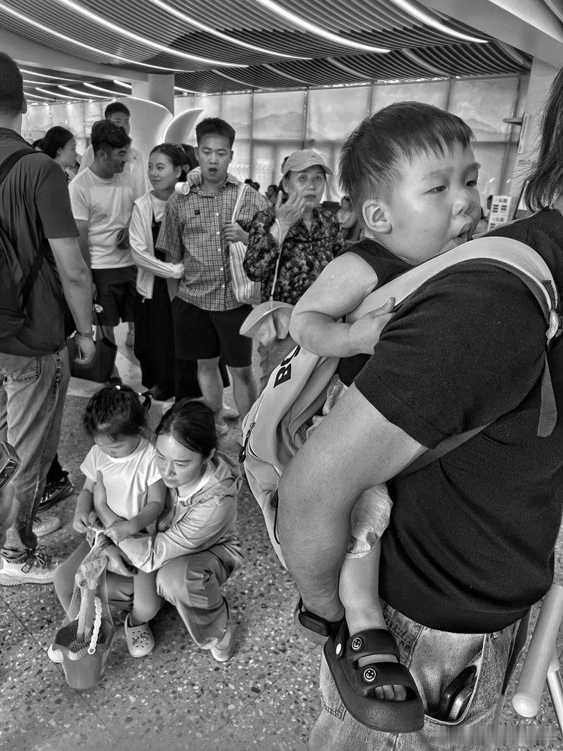 摄影人  街拍厦门：王鹭佳2026在路上？摄影人选择了人文纪实摄影，也就记录了生