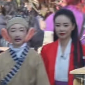 周冬雨cos香肠嘴周冬雨cos梁朝伟香肠嘴造型周冬雨你在用你漂亮的脸蛋干什么！！