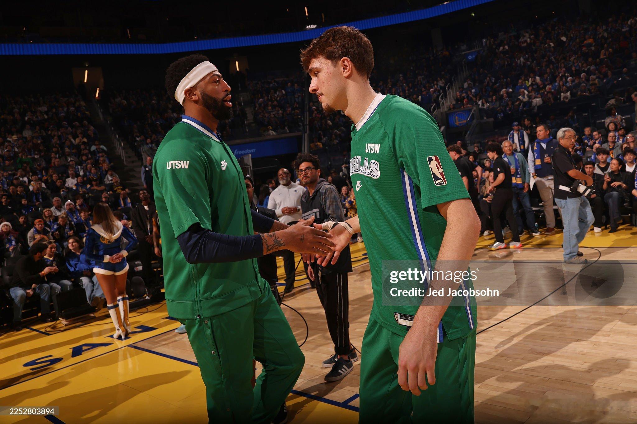 MFFL 戴维斯再次受伤之后，我牛要靠弗拉格扛大旗了。勇士战胜独行侠独行侠vs勇