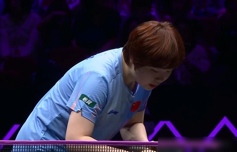 她只说了13个字，声音低得几乎听不见。
重庆冠军赛女单决赛，蒯曼和张本美和打到