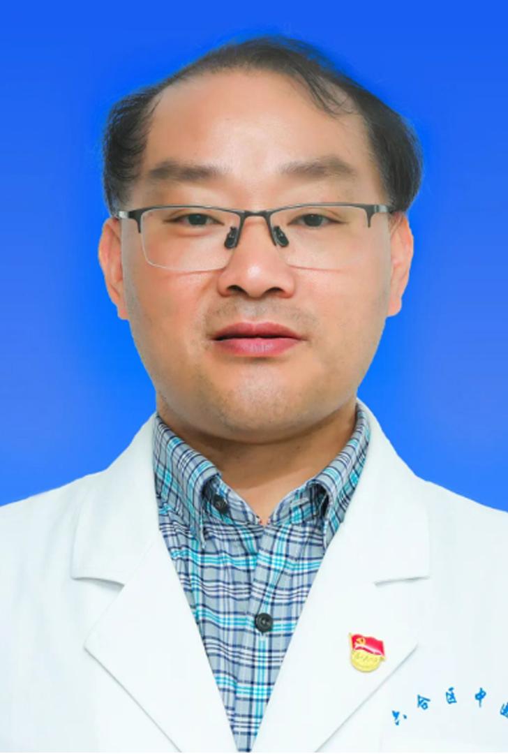 在网上看到南京市六合区中医院副院长刘德明的消息，让我很感慨，他如果专心行医该多好