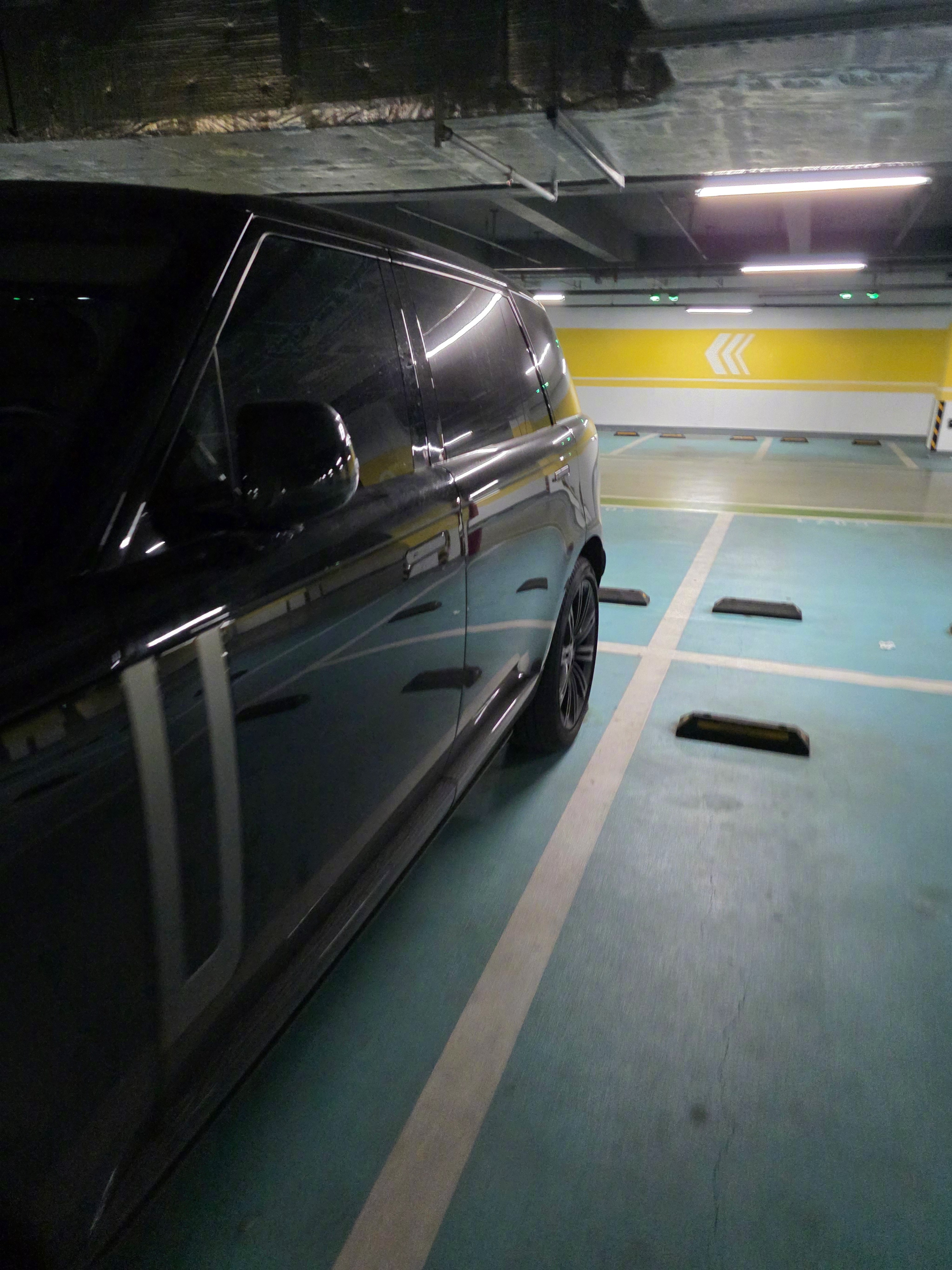 和财务团队开了一下午会，头疼。创业不是人干的！ ​​​