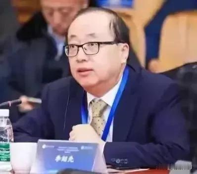【人质也是一张牌？】
央视记者采访国际问题专家李某先：如何看待目前哈马斯与以色列